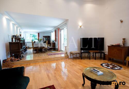 Properties to let in Sale house, villa 10 rooms | 3,265 square meters of land, Premium finish | Breaza, Prahova