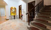 9 room villa for sale Generous garage and yard space areas