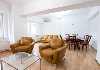 4-room apartment for sale Generous space and parking included Herastraus