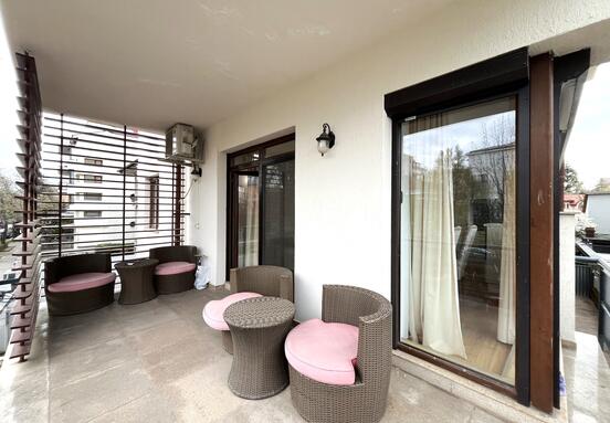 3 BEDROOMS || VERY RARE || PARKING || BOX || FIELDS