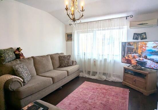 3-room apartment in the house, close to Carol Park!