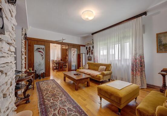 APARTMENT IN VILLA || 3 ROOMS || OWN COURTYARD || DOROBANTI